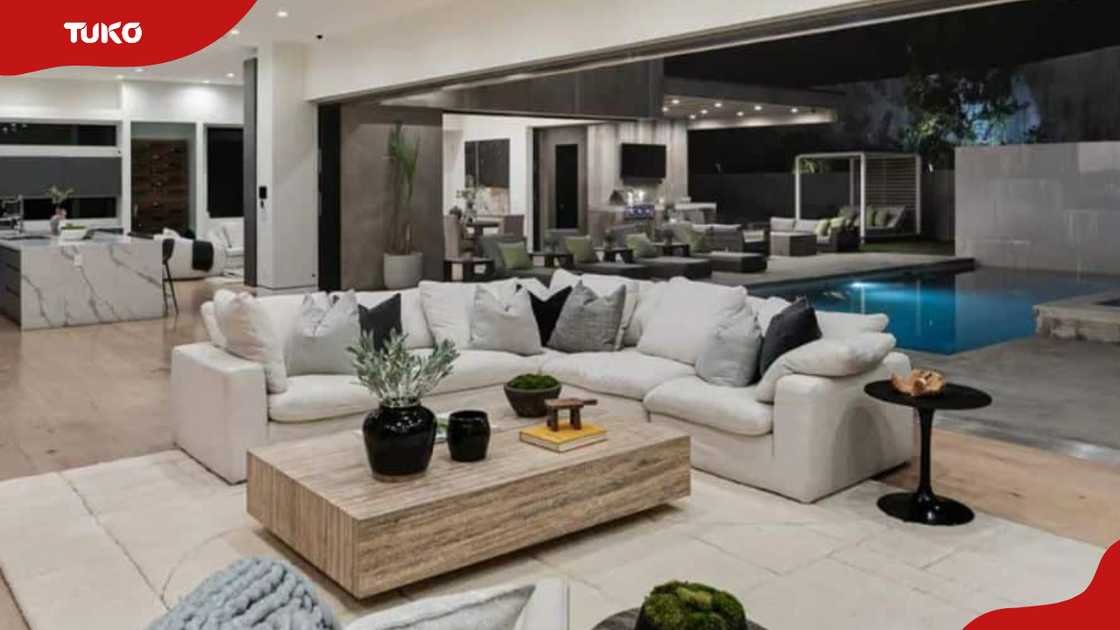 inside jesse duplantis house